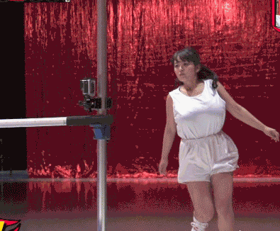 妹子|搞笑GIF：奶奶们好霸气哦