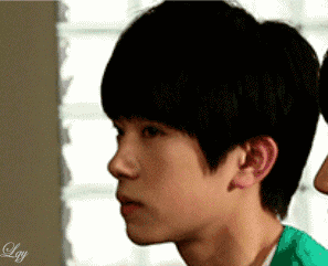 梨涡|易烊千玺把裤子剪成爱心表白，可是看到最后一句话我失望了！