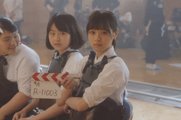 白鹿原|搞笑GIF：美女镇楼，最左边的请忽略