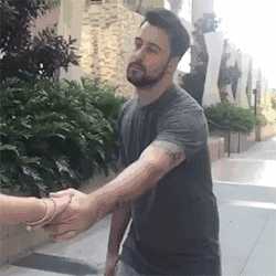 是在|搞笑GIF趣图：不是我不洗车，我是在等下雨