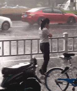 挫折|开心一刻：这位美女是事业上受到了什么挫折还是感情上受过挫折呢