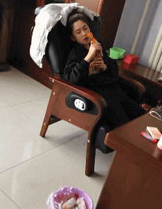 就是|我能想到最幸福的事,就是不拥有猪一样的损友!