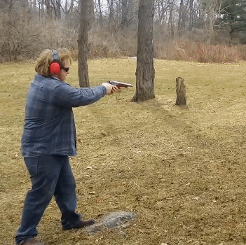 这一下|搞笑GIF:哎呀!失误,失误,我是第一次这样开酒!