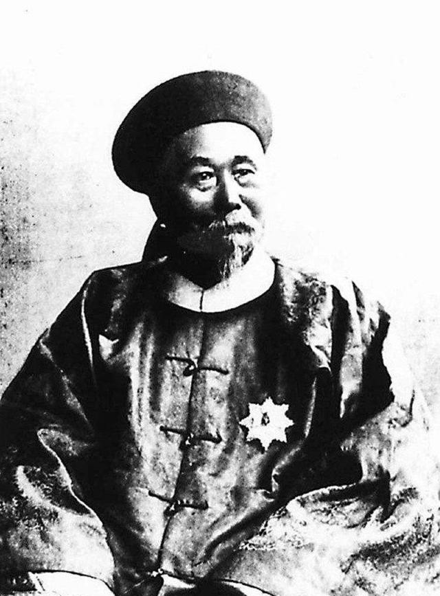 幕僚时,他们就曾因为移军祁门和弹劾李元度这两件事而发生严重的分歧