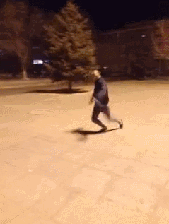 裤兜|搞笑GIF：摄影师太不好干了！还很危险！都不想干了！