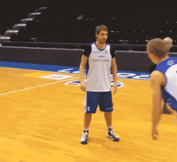 老爸|搞笑笑话:老公洗澡去了,他手机上一个女性朋友发信息来:在干嘛