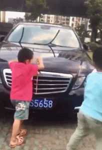 媳妇|搞笑GIF趣图:你这技术高啊!掉了的东西不用手就可以捡起来!