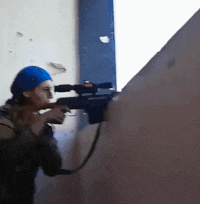 机枪手|GIF趣图:眼睛敢看过来你就死定了