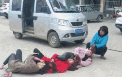 老年人|搞笑GIF：老年人都这么朋克的了！