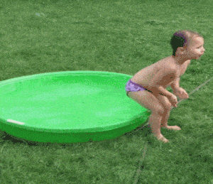 姑娘|搞笑GIF:姑娘你的身材还能再好点吗?都这样了还这么坚持,让我们怎么办?