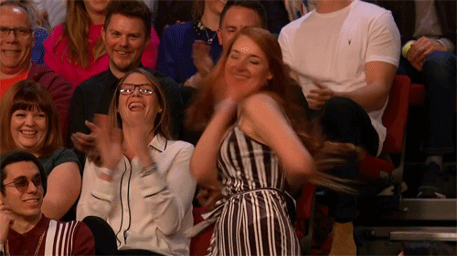 妹子|搞笑GIF动图——鼓掌，我们也喜欢软妹子。