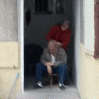 妹子|搞笑GIF：好酷的自行车