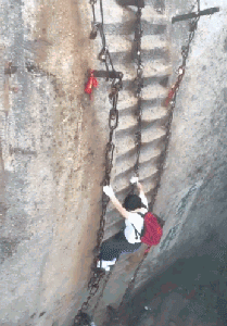 不堪设想|搞笑GIF：还好教练你把脚拿开，不然后果真是不堪设想