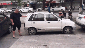 大爷|搞笑GIF：快还是你快，对不对另说