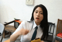 姐姐|搞笑GIF: 别走姐姐, 我就跟你聊聊天, 不抢你吃的