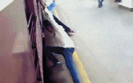 这是|搞笑GIF:怪不得被打