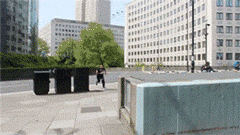 子真|搞笑GIF趣图:妹子,你养的狗子真可爱,能背着篓子逛超市