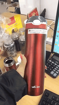 肖邦|趣图 |?? 朋友要买车，找我咨询四驱和两驱的区别。