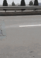 手指甲|搞笑GIF：妹子，赶快剪剪你的手指甲吧