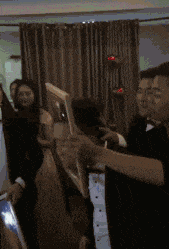 搔首弄姿|搞笑gif: 搔首弄姿, 你干嘛呢?