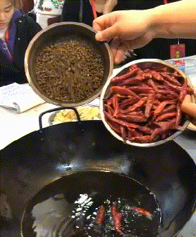 王者|搞笑GIF:你点根火柴也比用余温来的强吧?