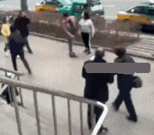 废人|搞笑GIF：我和理发师说要一个既古典又时尚的发型，别理我了，我差不多是个废人了