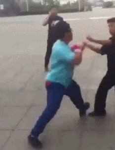 搞笑gif67本命年过去了不硬气了