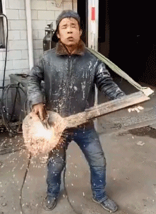 奇才|搞笑GIF:我都这样了,你就不能给我点?