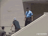 不要|搞笑GIF：?我美的不要不要的，丑的只剩脸了！！