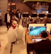 面包车|搞笑GIF：到底是先有的树，还是先有的车，这树这辈子也值了，至少坐过面包车