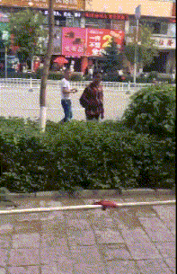 姑娘|搞笑GIF: 这是姑娘结婚要的“五金”吗?