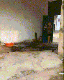 师傅|搞笑GIF：兄弟好久不见，你还记得我妈