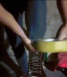 紧箍咒|搞笑GIF:熊孩子你也要带紧箍咒啊