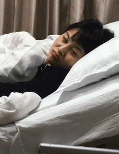 铅球|爆笑GIF:是谁把胶水粘到铅球上的