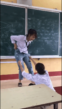 寓意|搞笑GIF:朋友的店请人做的,据说寓意是吃不完的面