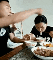 放进|搞笑GIF:我再也不玩这种傻X游戏了