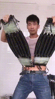 屈才|搞笑GIF趣图：这个技术牛大了，做理发师有点屈才了