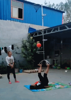 脑壳|搞笑GIF:儿子跟我借十块钱,说保证以后会还我的!<