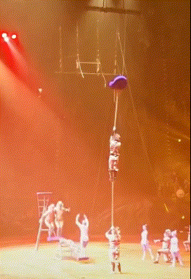 眼熟|搞笑GIF：妹子，你这碗怎么越看越眼熟呢？