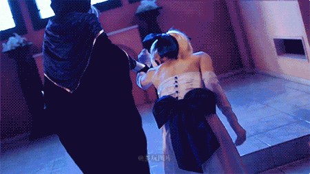 妹子|搞笑GIF图片来袭:我们的内涵你不懂