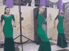 老实|搞笑GIF: 老实交代, 是不是你爸让你这么做的