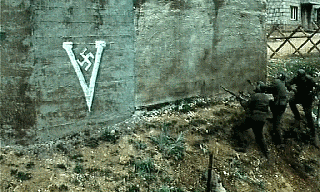 闹心|搞笑GIF：这孩子的手怎么也洗不干净，闹心！