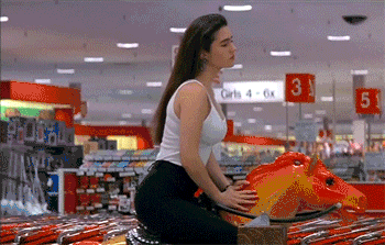 恩爱|段子gif：在超市里秀恩爱真的好吗？