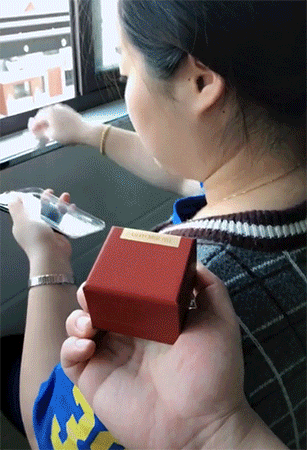 哥们|哥们你一定要忍住别笑, 不然会惹祸上身的！