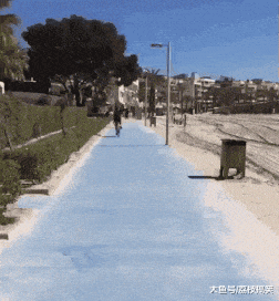 奇葩|搞笑GIF趣图：好奇葩的下楼方式，不疼吗？