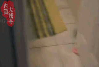 新发|搞笑GIF趣图:想学打毛衣的妹子,看看这个超大版应该就能学会了