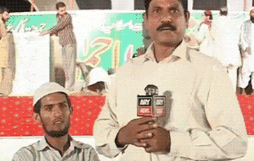 艺高人胆大|爆笑GIF：长得丑还想抢镜？