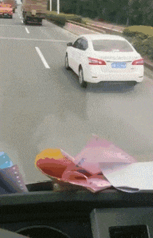 鞋底|搞笑GIF图：这个红灯竟有一分多钟时间，绿灯竟然才一秒