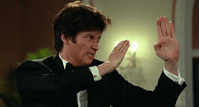 大姐|搞笑GIF: 大姐, 还是你这种方式下楼梯快啊。