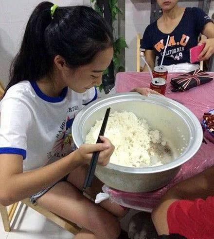 后羿|搞笑段子：我给婆婆买了个跑马灯的手机，没想到公公也想要一个